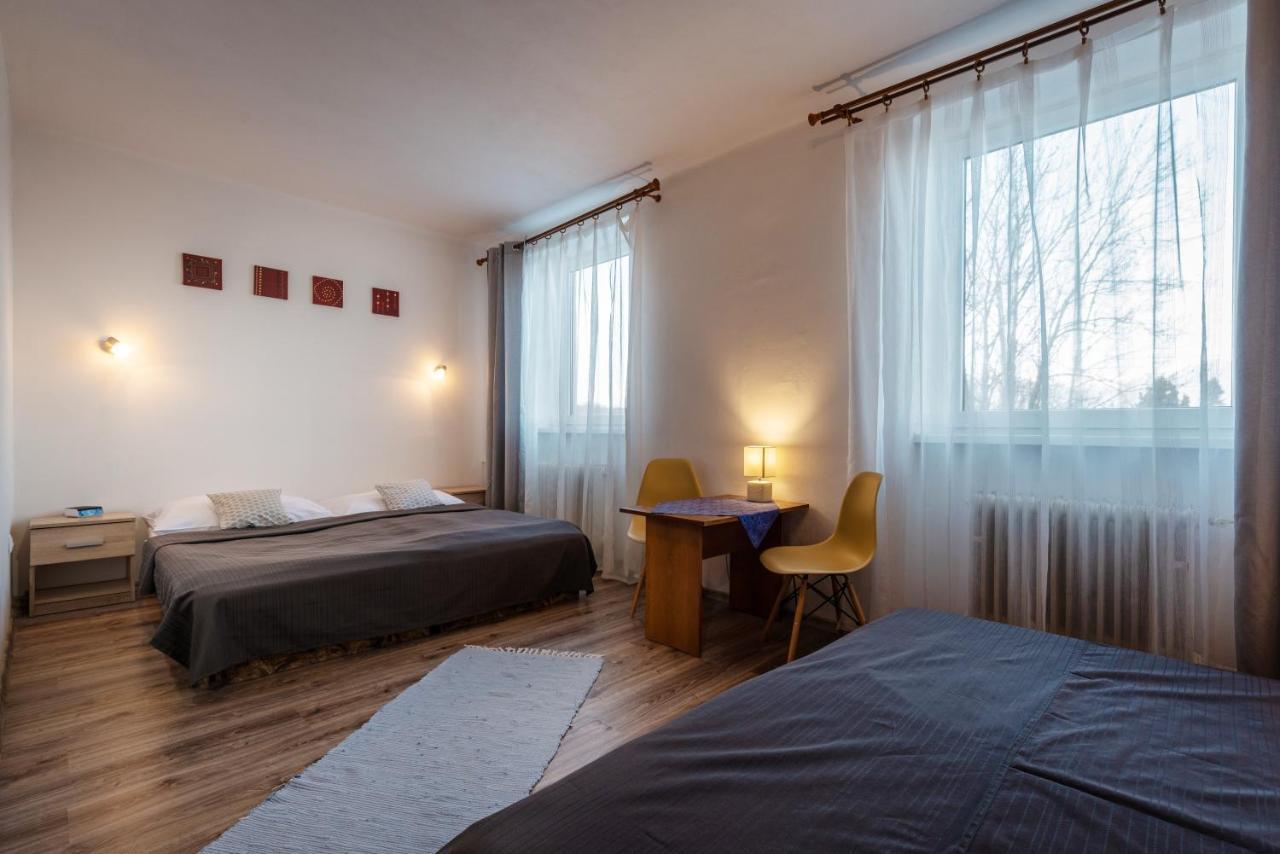 Hotel Poludnica Lipótszentmiklós Kültér fotó